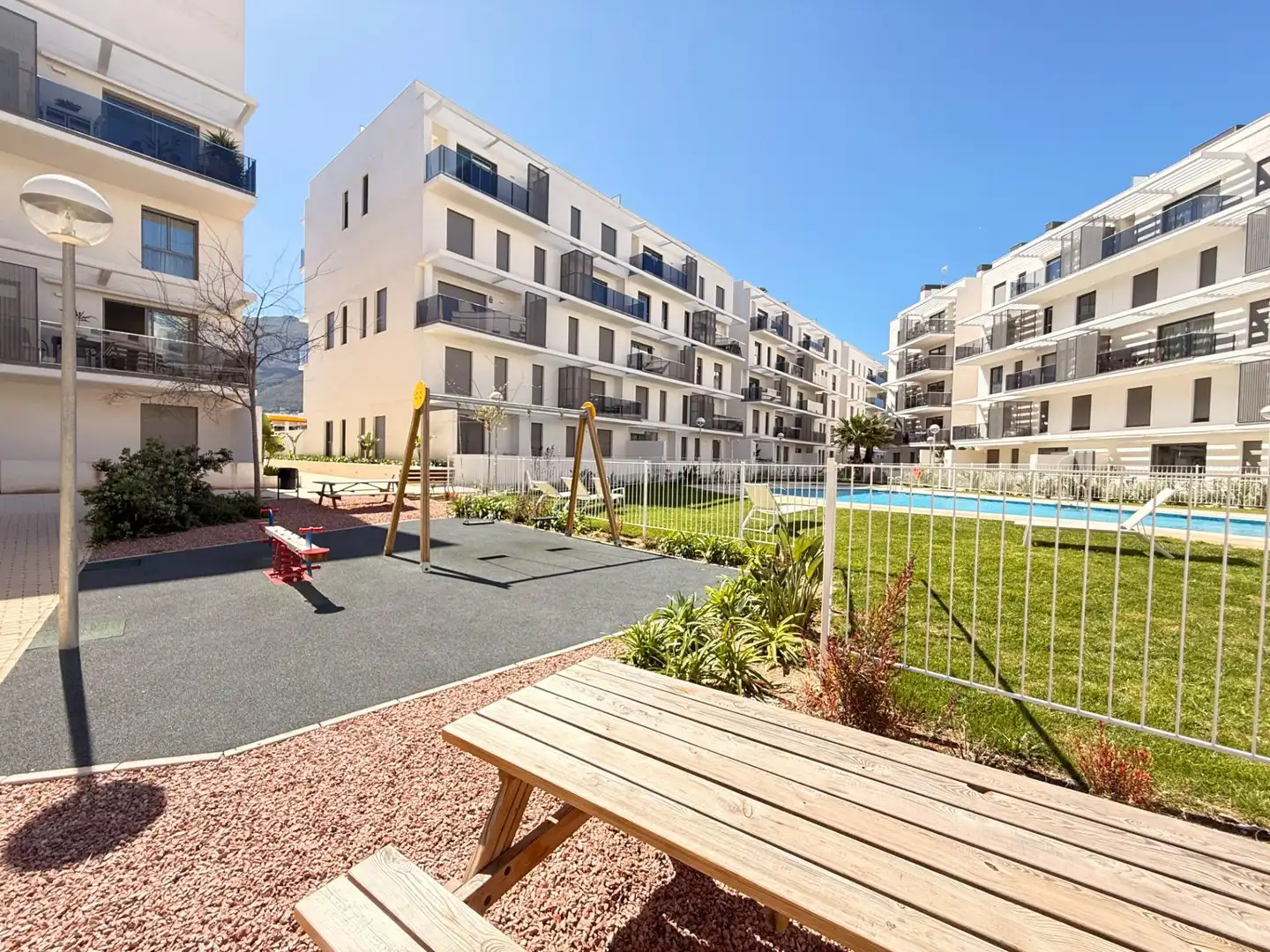 Außenansicht von Dachboden zum Verkauf in Dénia mit Klimaanlage, Privatgarten und Terrasse