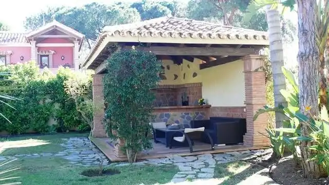 Casa amb piscina en venda a Estepona Pueblo, imagen 4