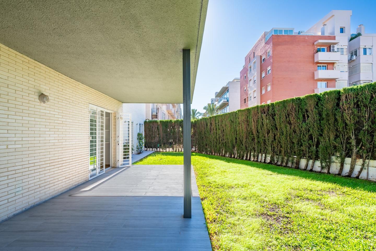Terrassa de Planta baixa de lloguer en Paterna amb Aire condicionat, Calefacció i Jardí privat