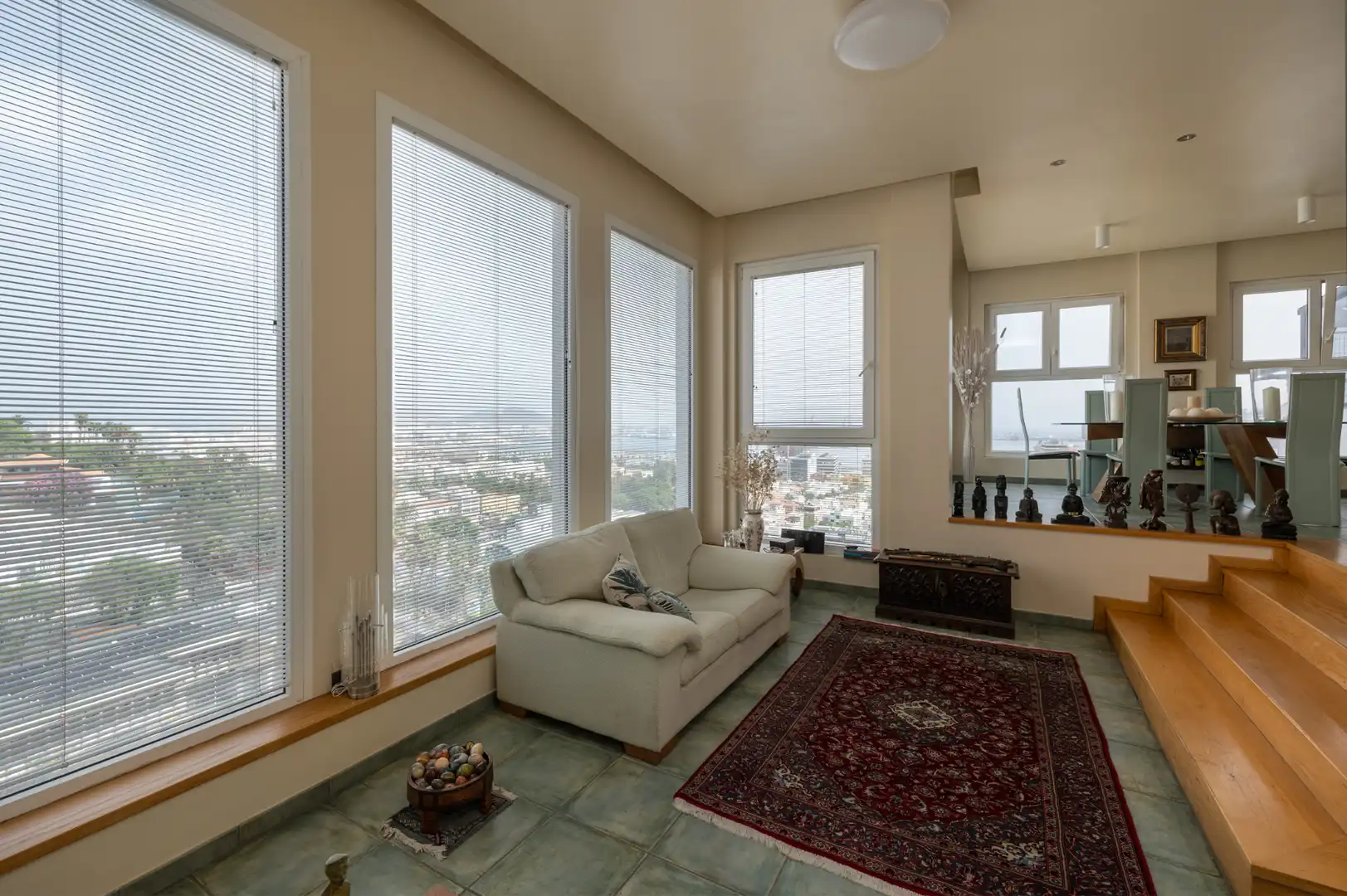 Sala d'estar de Casa o xalet en venda en Las Palmas de Gran Canaria amb Aire condicionat, Terrassa i Moblat