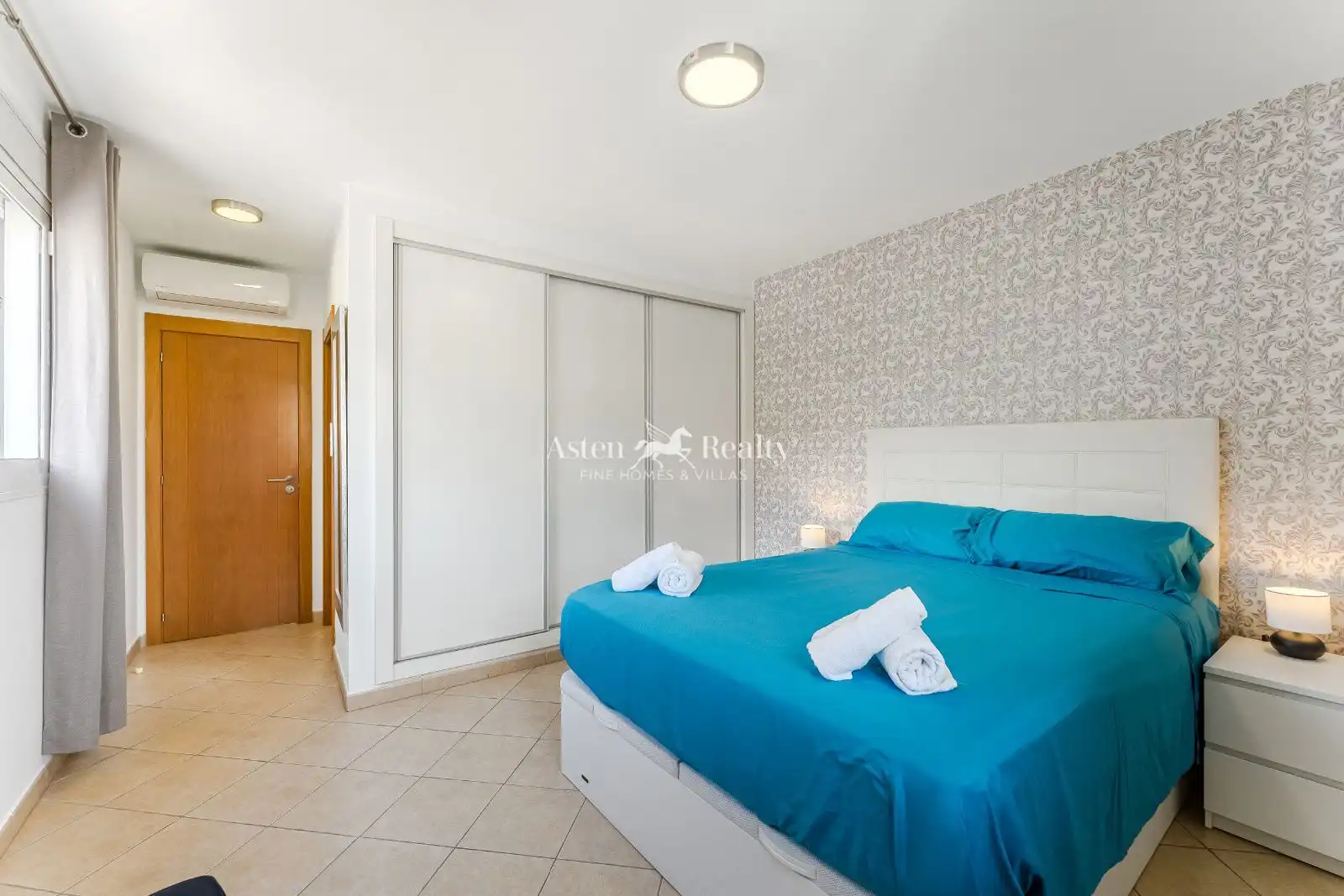 Habitación de Local en venta en Adeje con Aire acondicionado, Amueblado y Internet