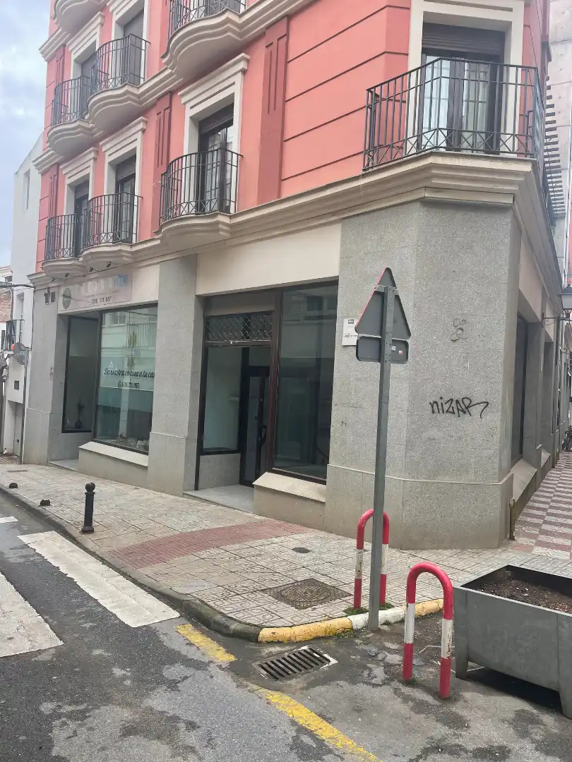Local comercial en alquiler en Calle Méndez Núñez, imagen 2