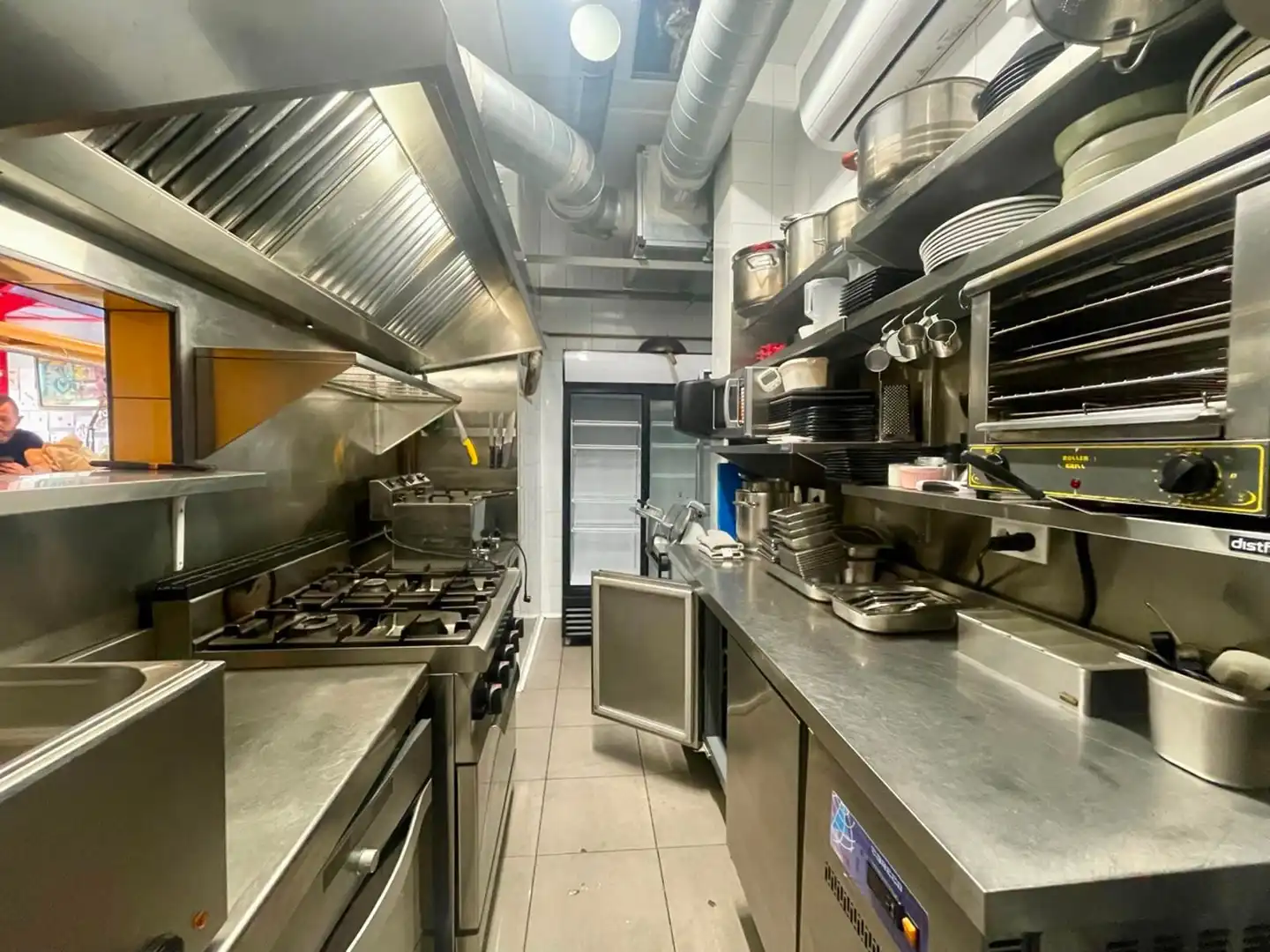 Cocina de Local en traspaso en Barcelona con Aire acondicionado, Internet y Alarma