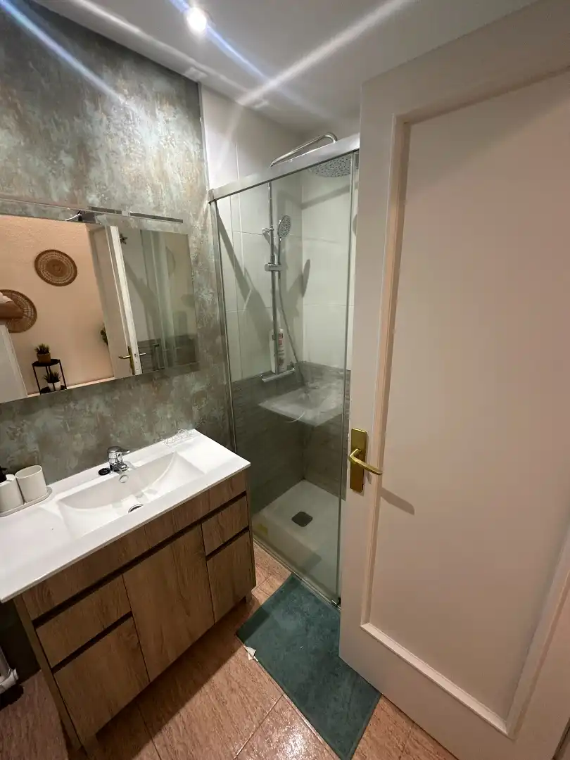 Badezimmer von Wohnung zur untervermieten in Madrid mit Heizung, Möbliert und Ofen