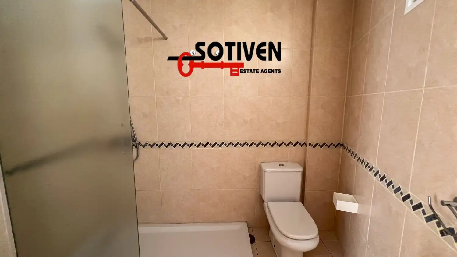 Baño de Apartamento en venta en Santiago del Teide con Terraza, Balcón y Piscina comunitaria