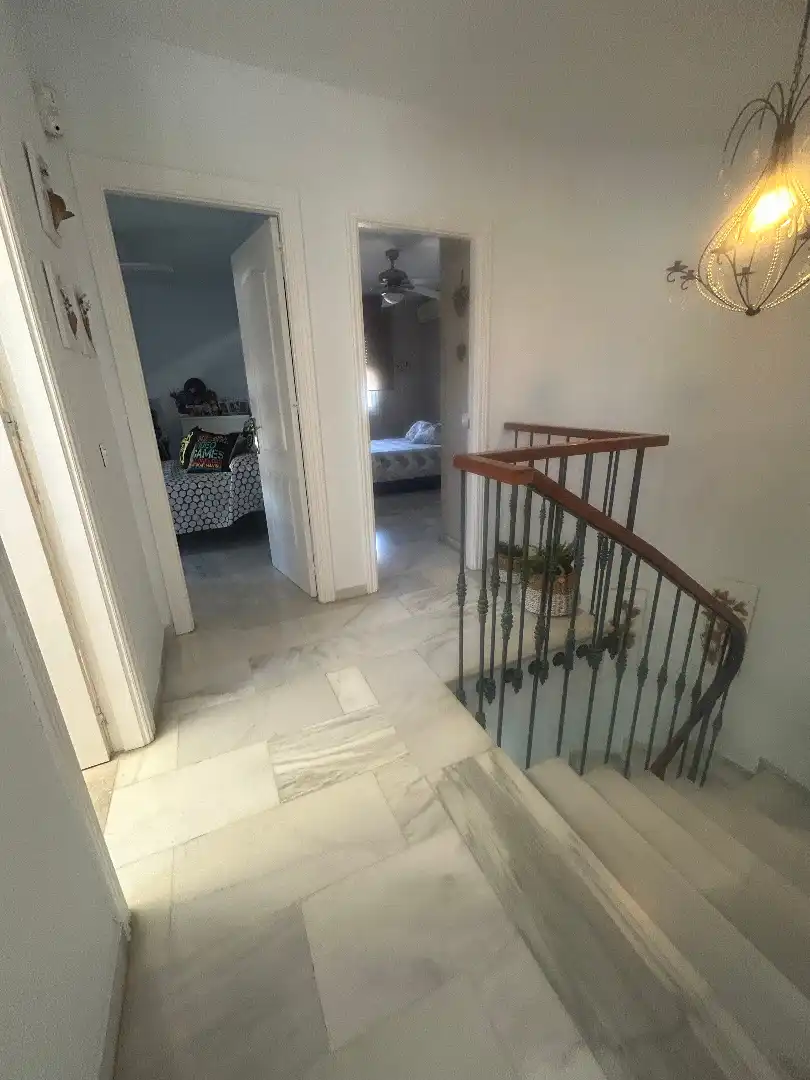 Casa adosada en venda en Alhaurín de la Torre amb Aire condicionat, Jardí privat i Terrassa