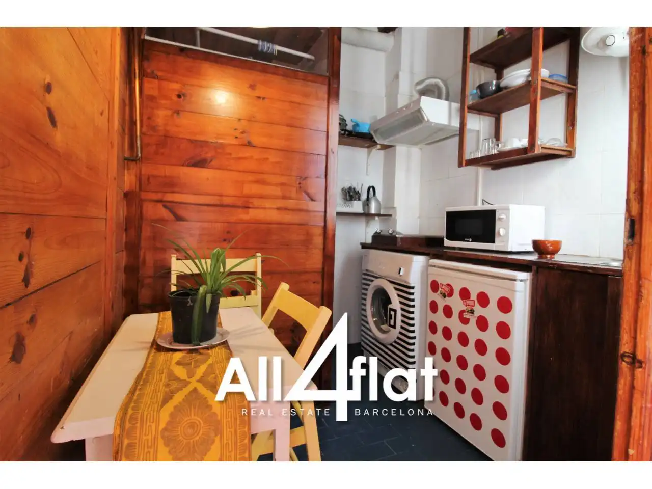 Kitchen of Study for rent in Barcelona  with Air Conditioner, Parquet flooring and Furnished