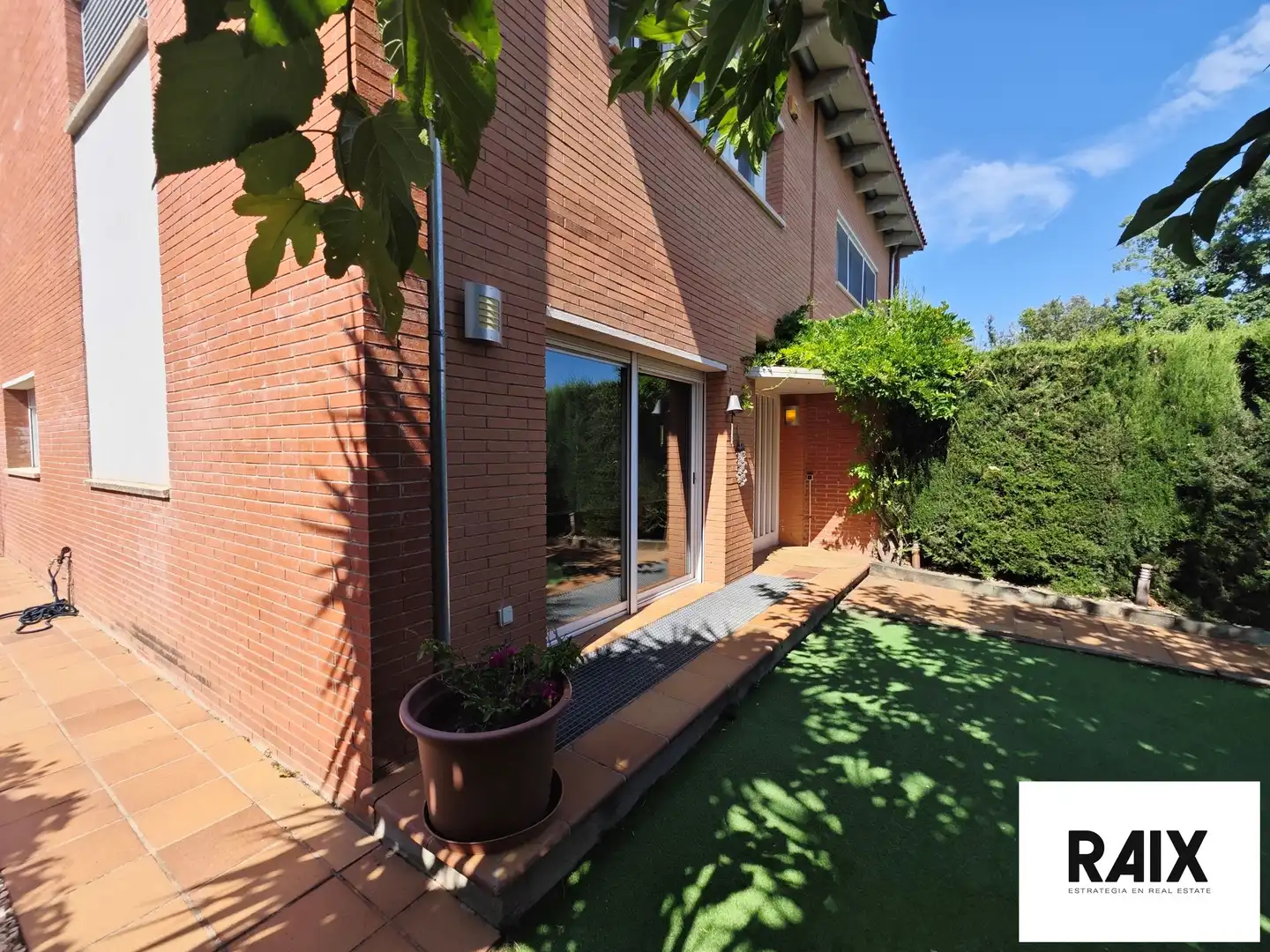 Casa adosada en venta en Carrer Garbi, Viladecavalls