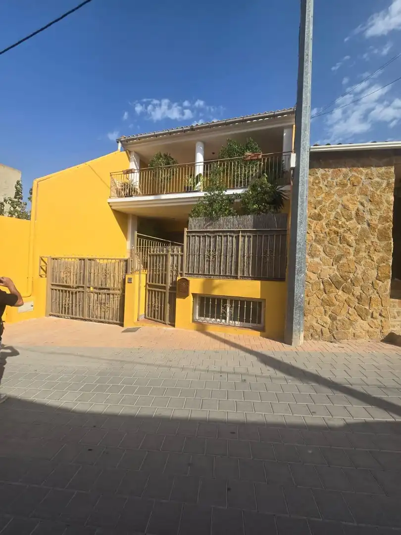 Reihenhaus mit Garten zum Verkauf in Calle de las Arboledas