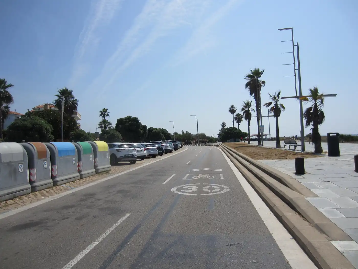 Vista exterior de Local en venda en Castelldefels amb Aire condicionat, Calefacció i Terrassa