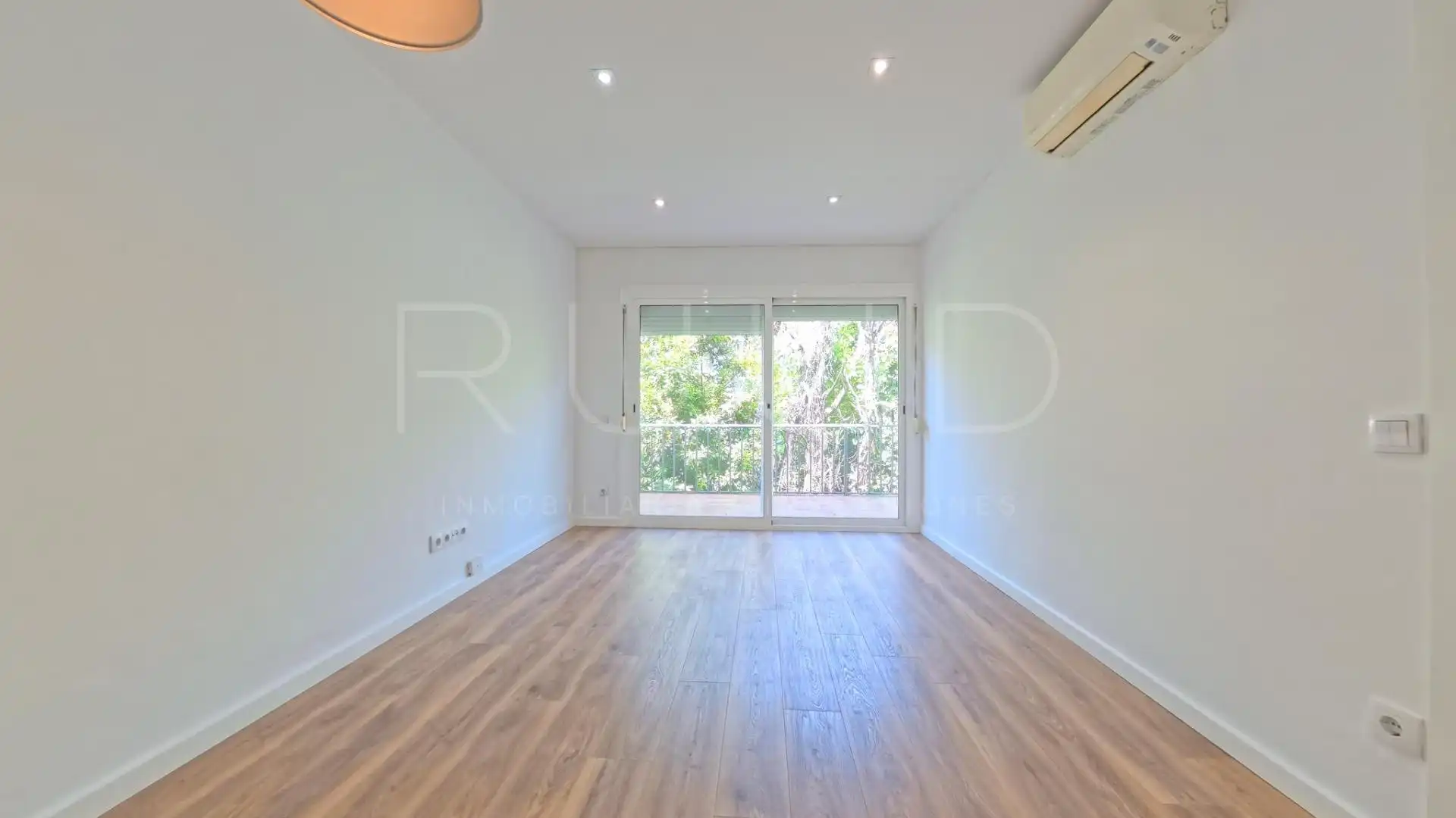 Bedroom of Flat for sale in Castelldefels  with Air Conditioner, Parquet flooring and Terrace