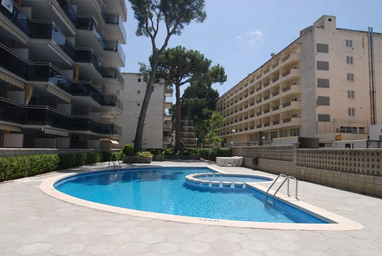 Piscina de Planta baja en venta en Salou con Amueblado y Piscina comunitaria