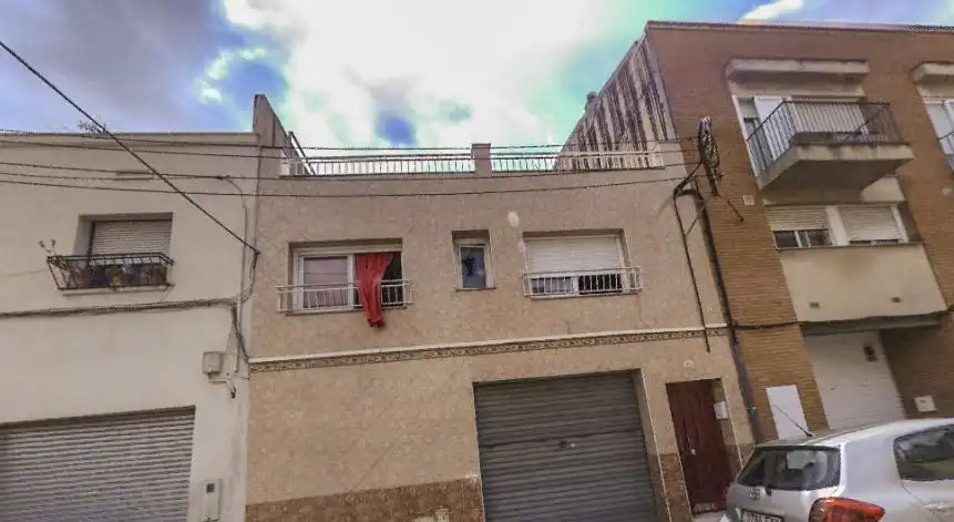 Vista exterior de Casa adosada en venda en Terrassa
