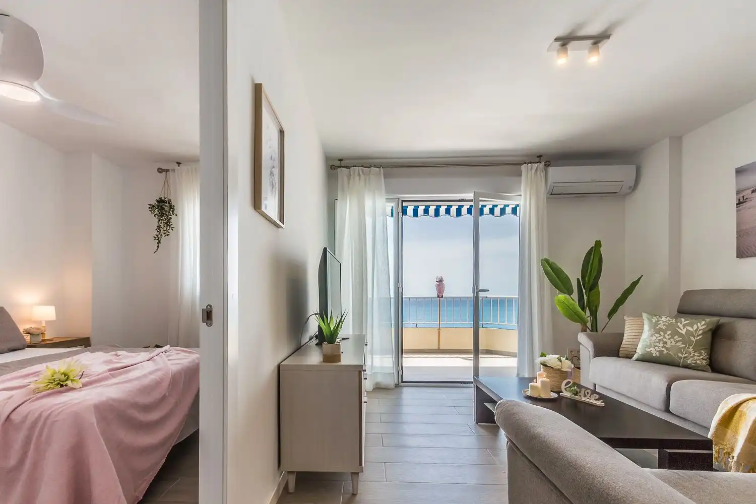 Bedroom of Apartments for rent in Almuñécar  with Air Conditioner, Heating and Terrace