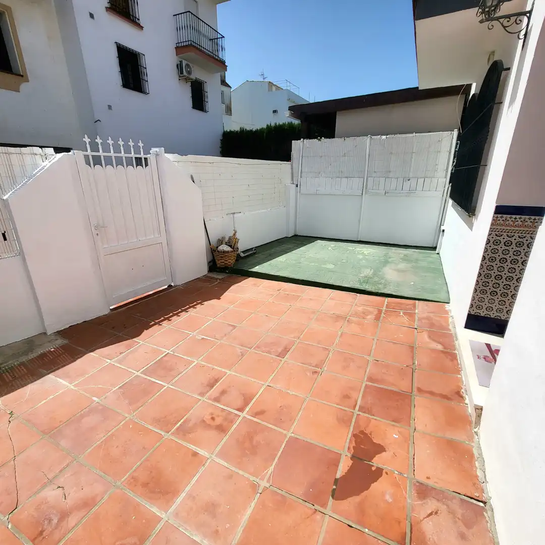 Jardí de Casa adosada en venda en Manilva amb Terrassa i Moblat