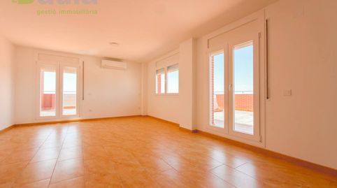Foto 3 de Dúplex en venta en Calle Devesa, Alcarràs, Lleida