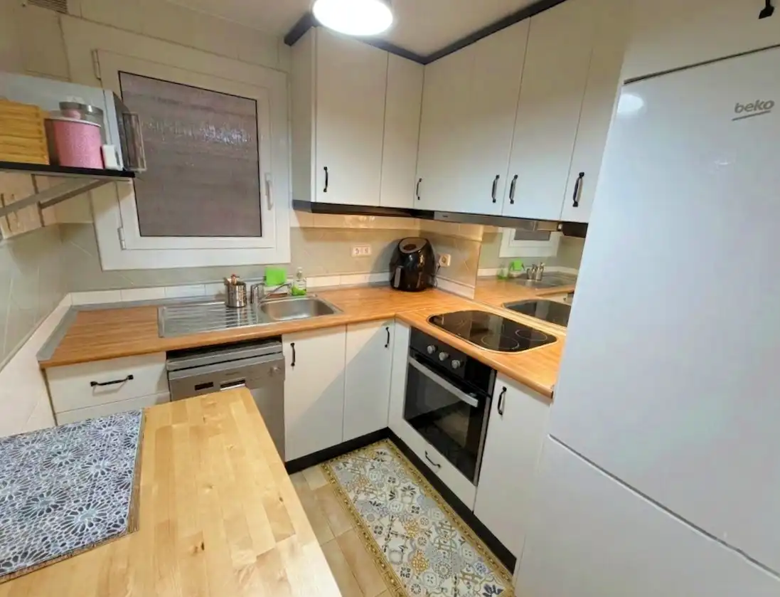 Kitchen of Flat for sale in El Prat de Llobregat  with Air Conditioner, Parquet flooring and Oven