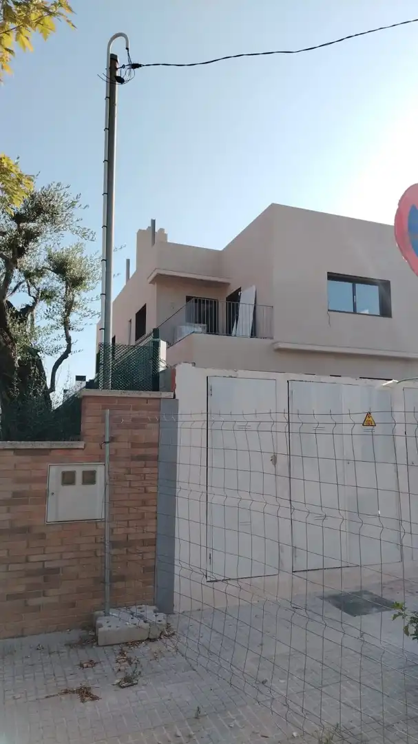 Casa amb terrassa en venda a Martinica – Ateneu, imagen 3