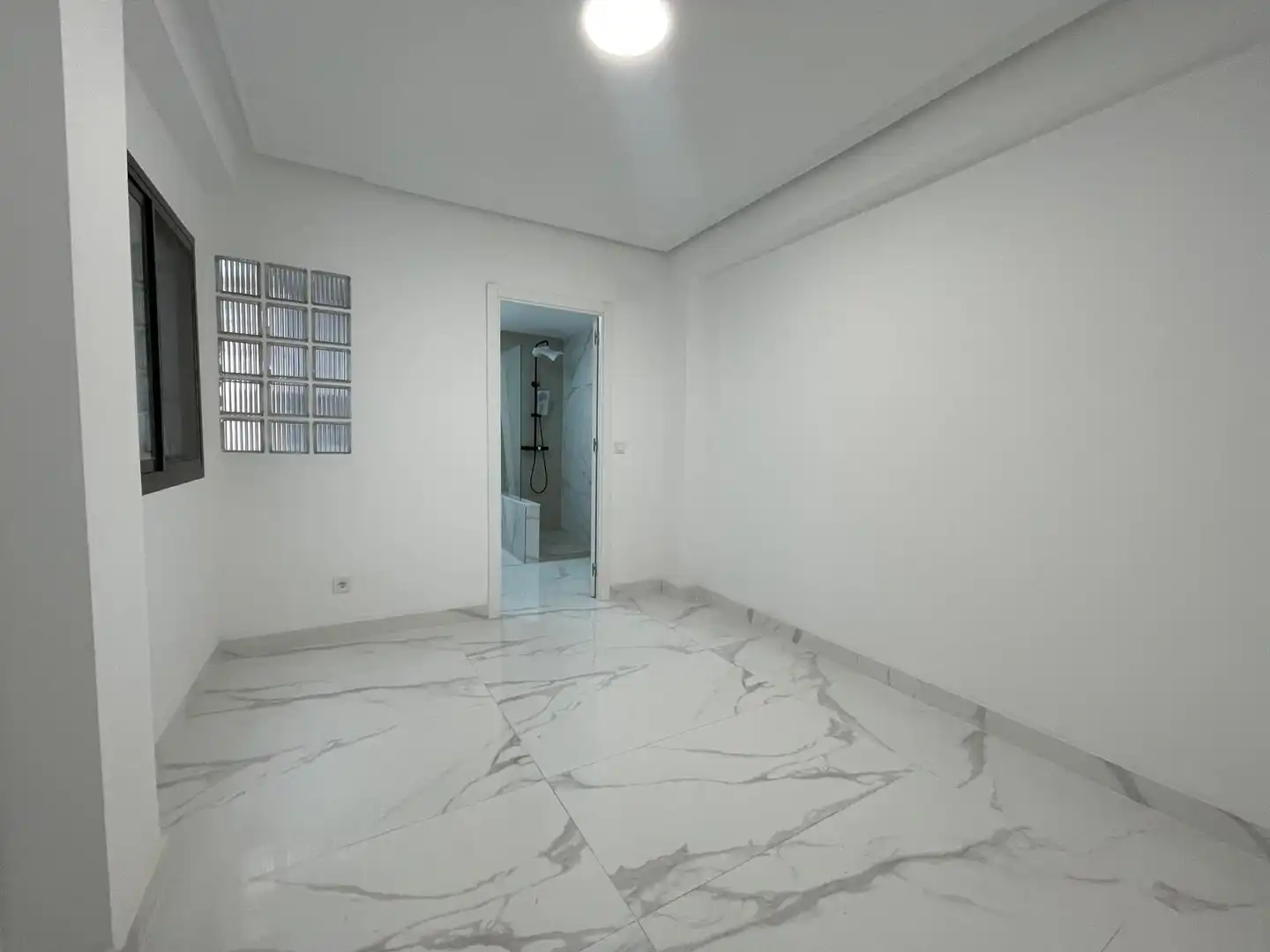 Piso en venta en  Valencia Capital con Parquet y Balcón