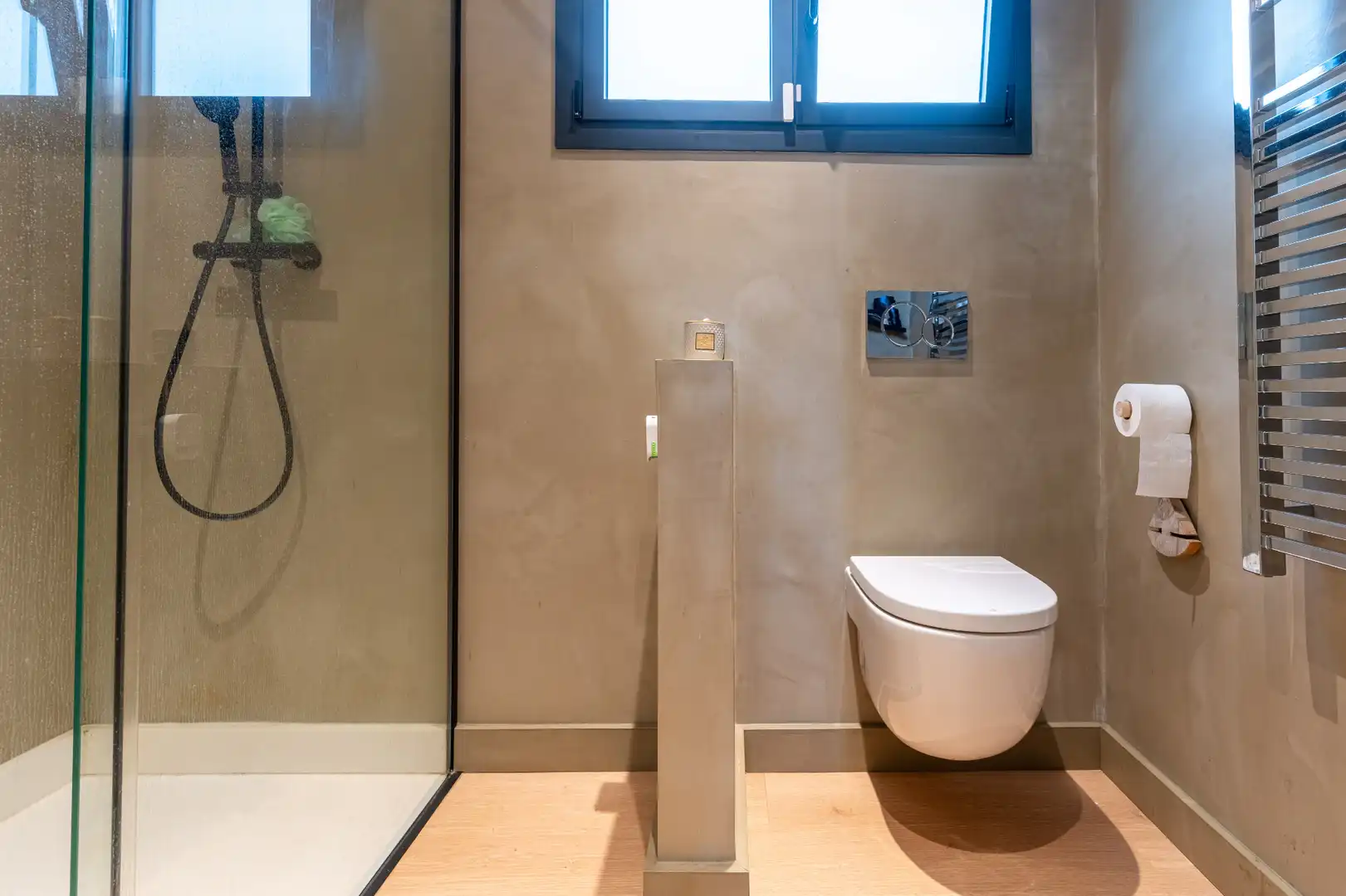 Badezimmer von Haus oder Chalet zum Verkauf in Almoster mit Heizung, Privatgarten und Terrasse