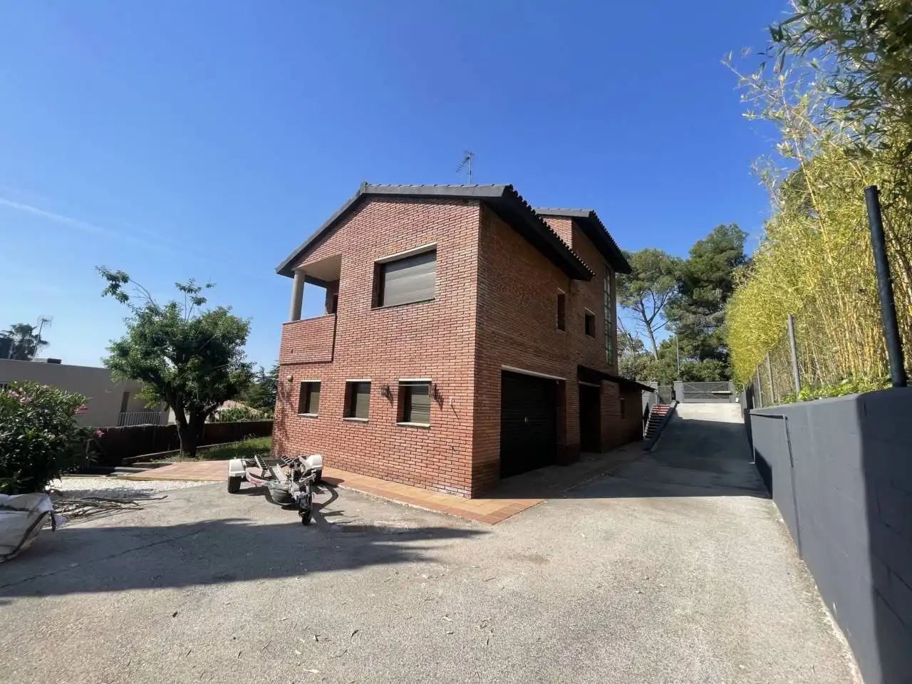 Vista exterior de Casa o xalet de lloguer en Matadepera amb Calefacció, Jardí privat i Terrassa