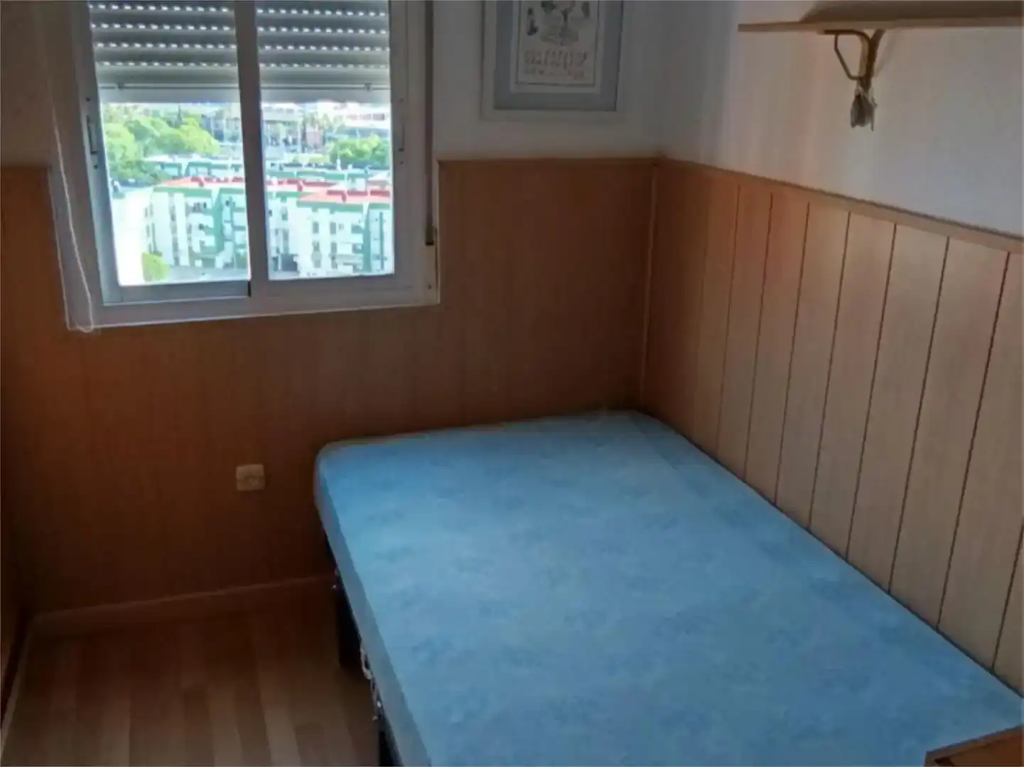 Schlafzimmer von Wohnung zur untervermieten in Montequinto mit Klimaanlage, Privatgarten und Parkett