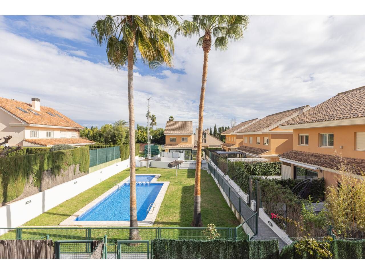 Exterior view of Single-family semi-detached for sale in Rocafort  with Air Conditioner, Heating and Private garden