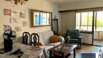 Sala d'estar de Pis en venda en  Madrid Capital amb Calefacció i Terrassa