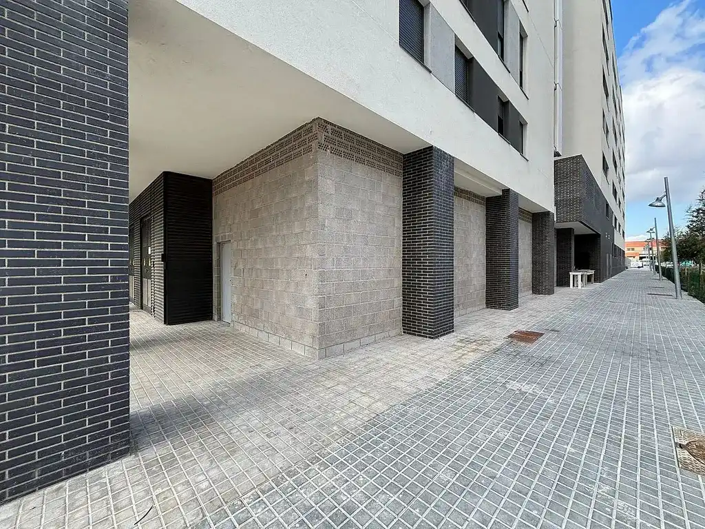 Gewerbefläche zur Miete in Carrer de la Indústria 380, imagen 2