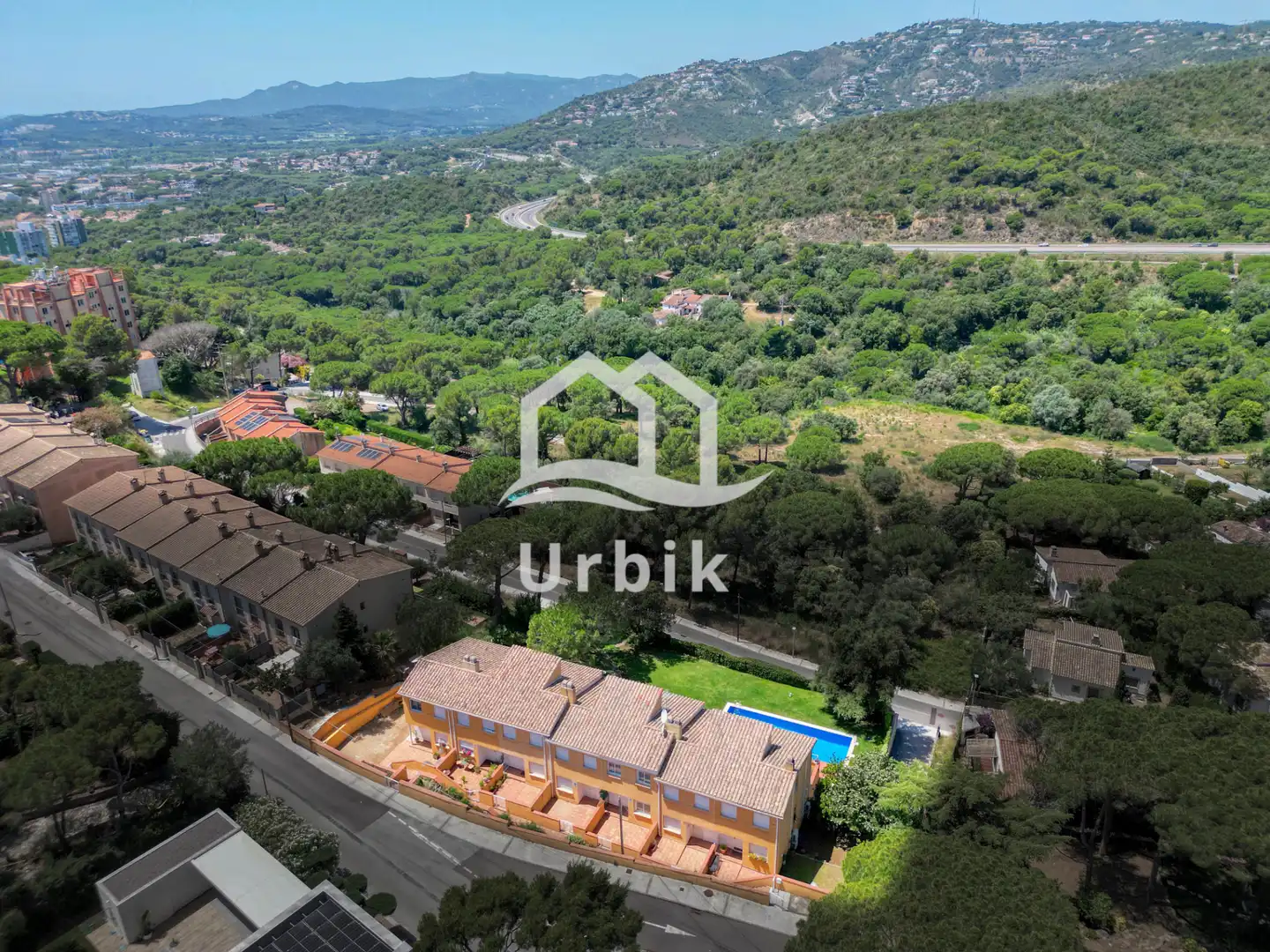 Außenansicht von Einfamilien-Reihenhaus zum Verkauf in Castell d'Aro, Platja d'Aro i s'Agaró mit Klimaanlage, Heizung und Terrasse