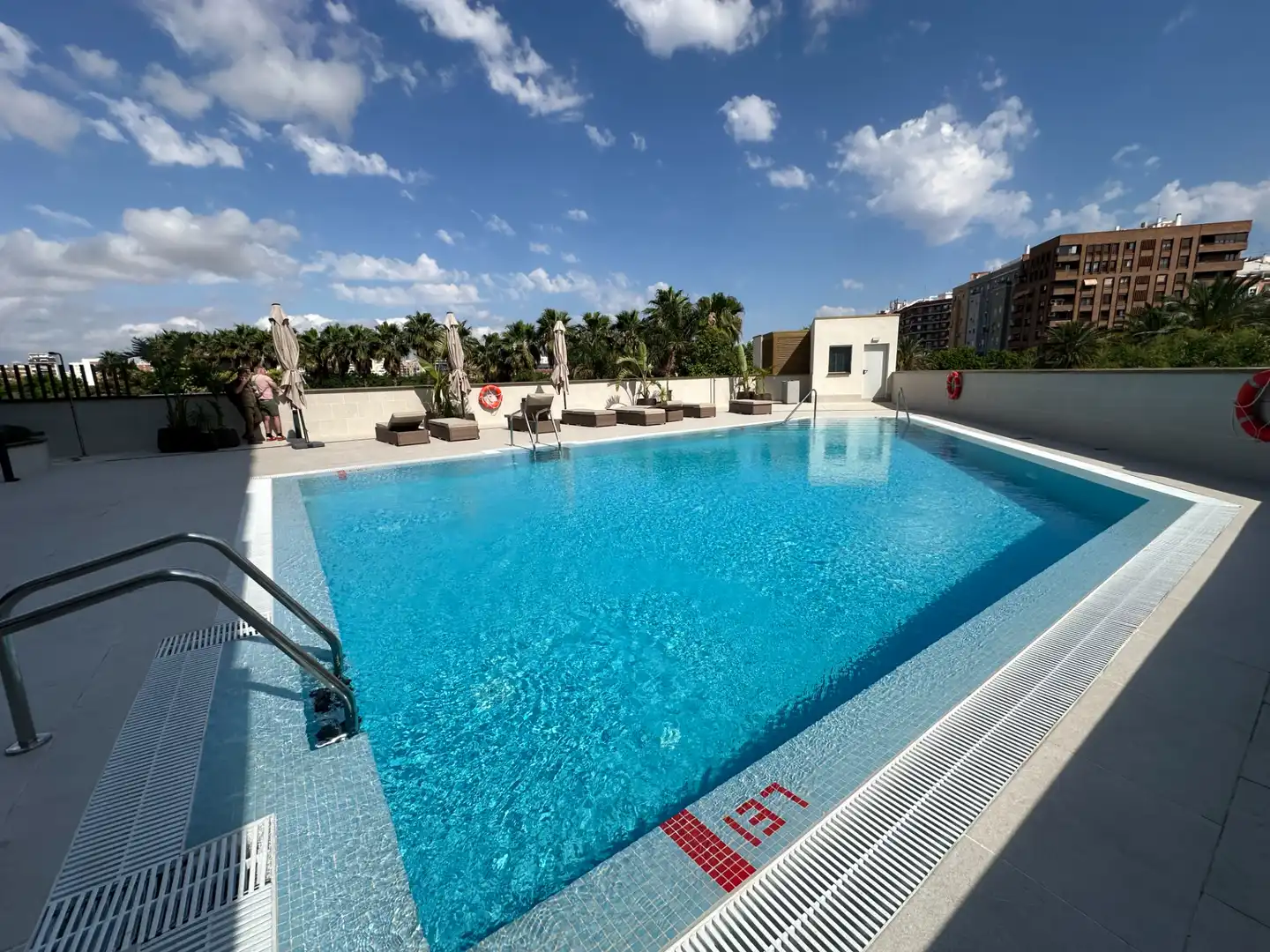 Piscina de Piso de alquiler en Valencia con Aire acondicionado, Calefacción y Jardín privado