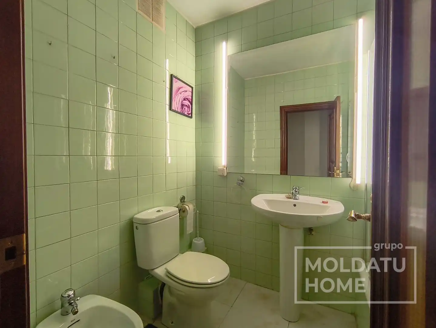 Bathroom of Flat for sale in Bilbao   with Heating, Terrace and Furnished