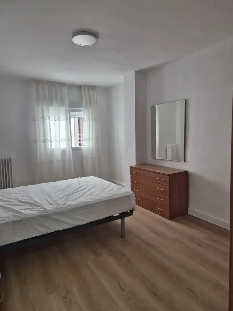 Schlafzimmer von Wohnung zur Miete in Granada mit Heizung, Möbliert und Waschmaschine