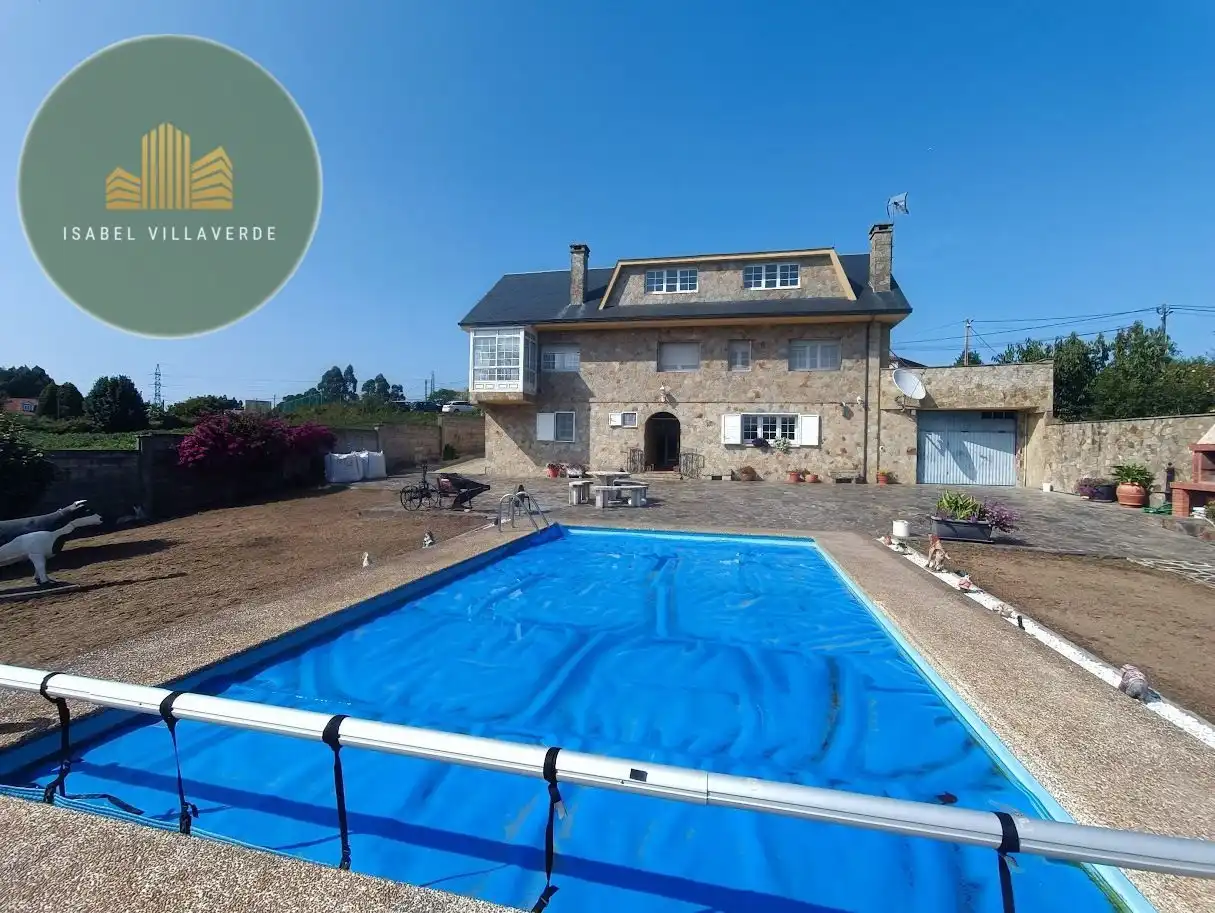 Piscina de Casa o chalet en venta en A Coruña Capital  con Calefacción, Jardín privado y Piscina