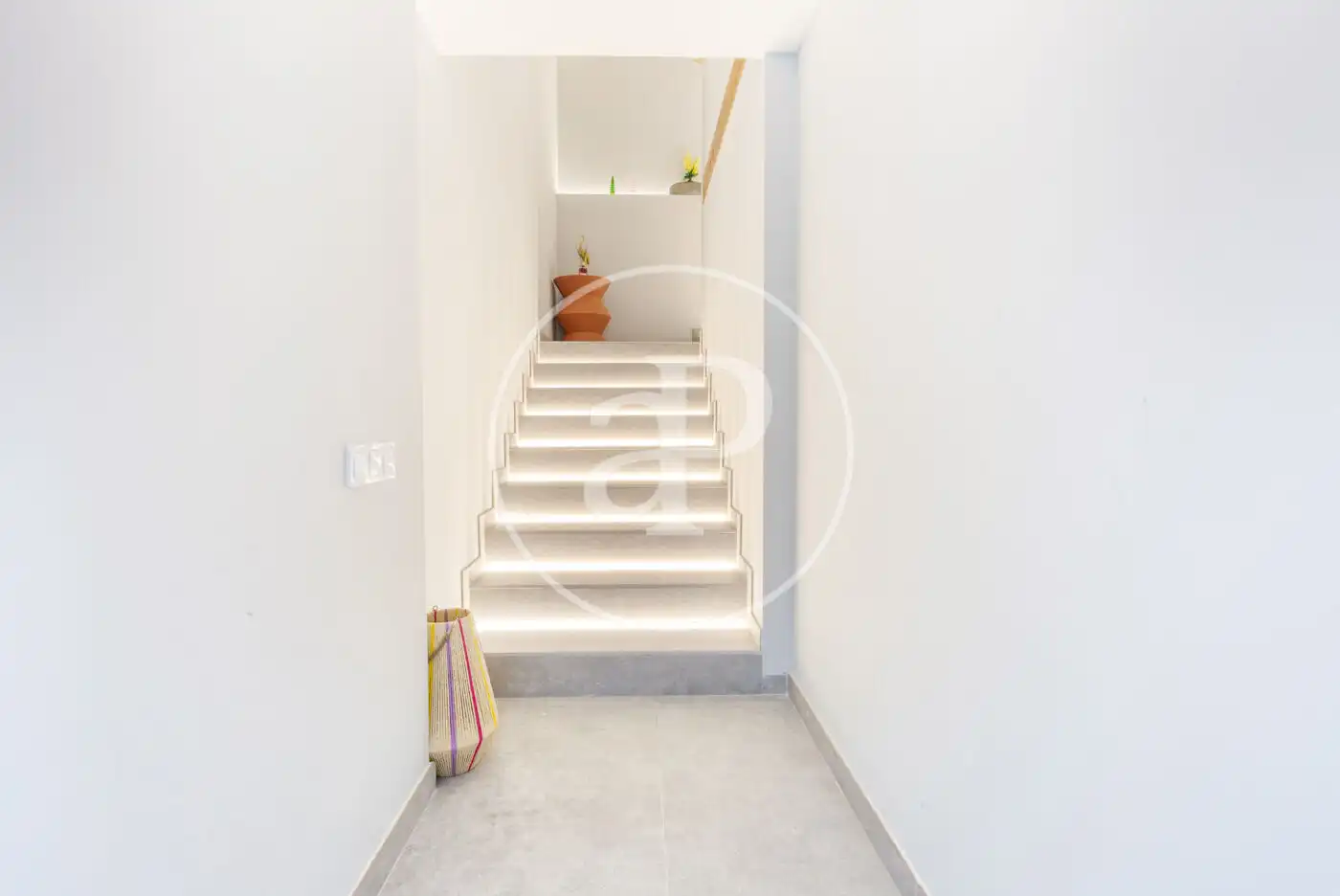 Maisonette zum Verkauf in Valencia mit Klimaanlage, Heizung und Privatgarten