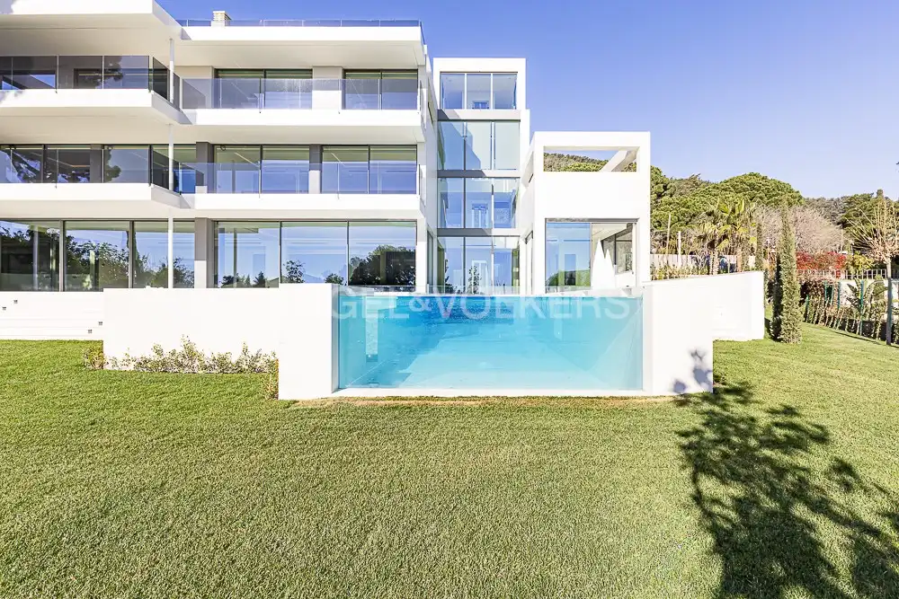 Vista exterior de Casa o chalet en venta en Barcelona con Aire acondicionado, Calefacción y Jardín privado