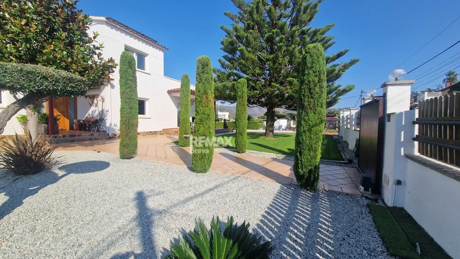 Garden of Houses for sale in Roses  with Air Conditioner, Private garden and Parquet flooring