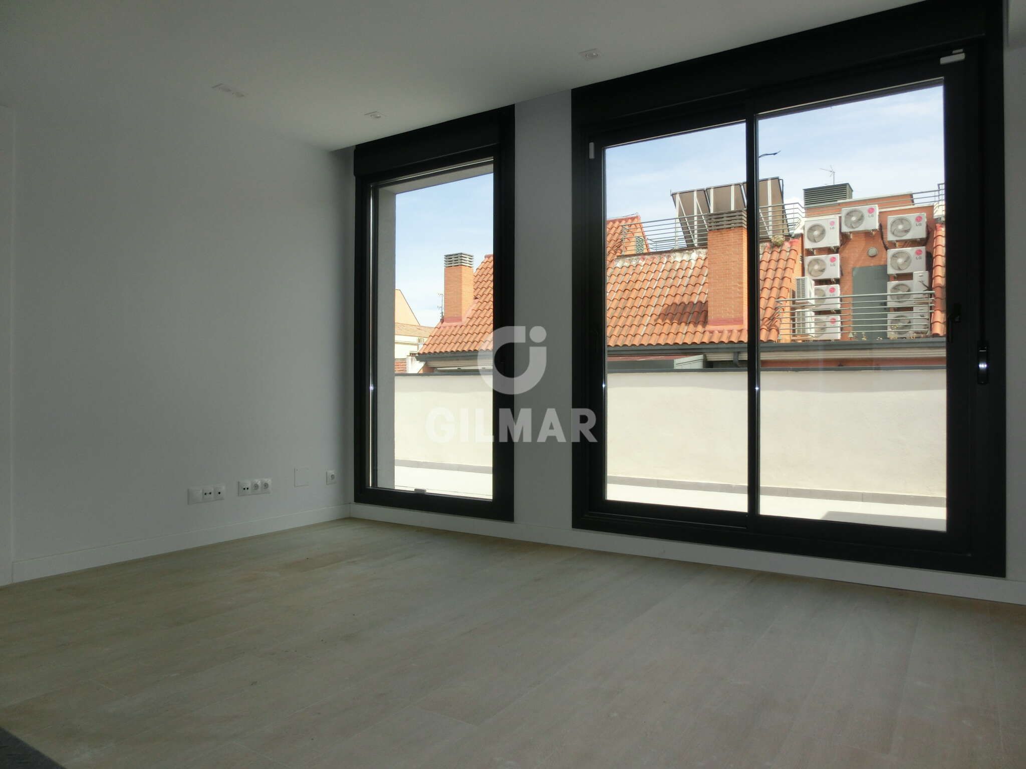 Bedroom of Attic for sale in  Madrid Capital  with Heating, Private garden and Storage room
