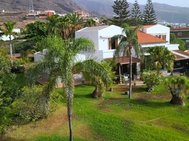 Villa mit Balkon zum Verkauf in Calle Centauro