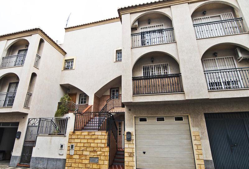 Foto 1 de Casa adosada en venta en Calle Cortijo de la Era, 12, Motril  ciudad, Granada