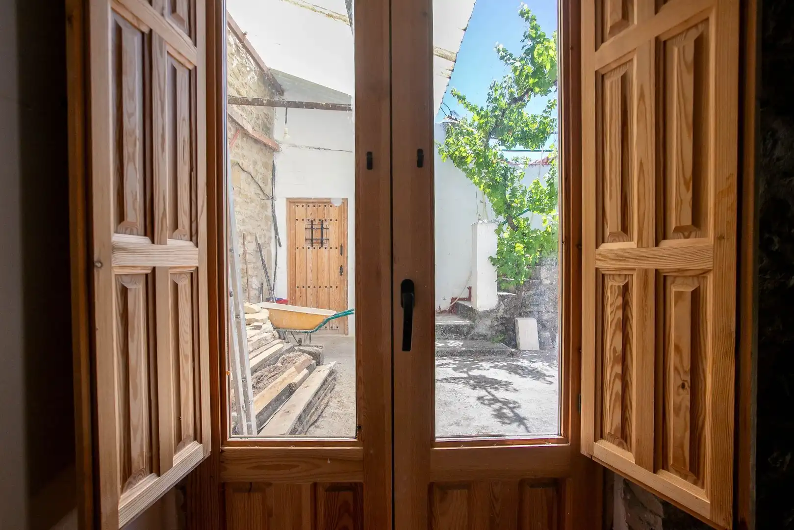 Country house zum Verkauf in Guirguillano mit Heizung, Terrasse und Abstellraum