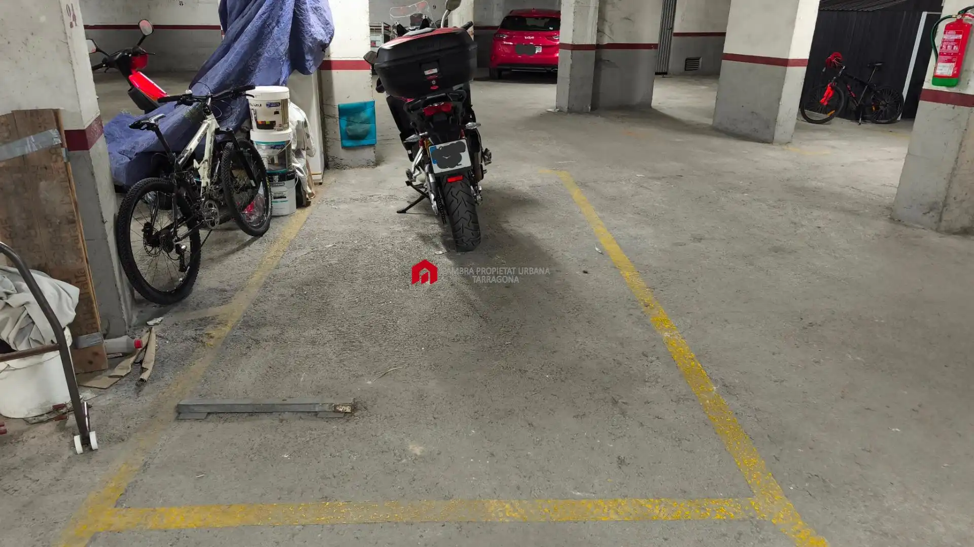 Parkplatz von Garage zum Verkauf in Tortosa