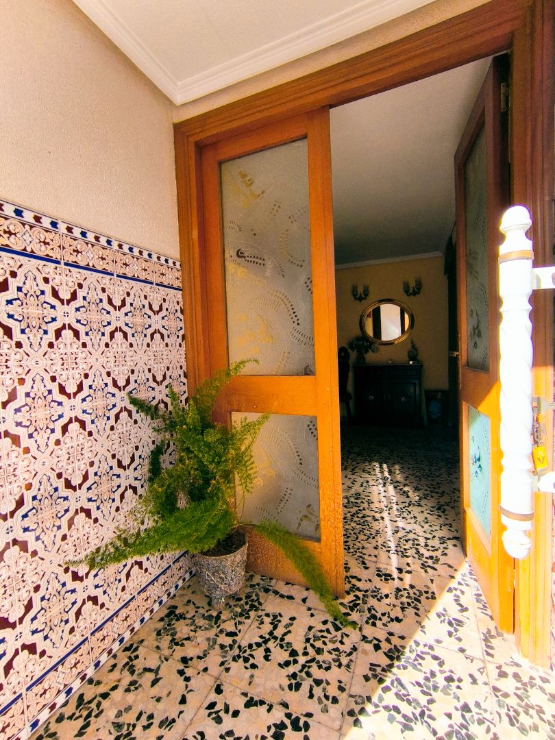 Casa o xalet en venda en Husillos  amb Traster, Moblat i Forn