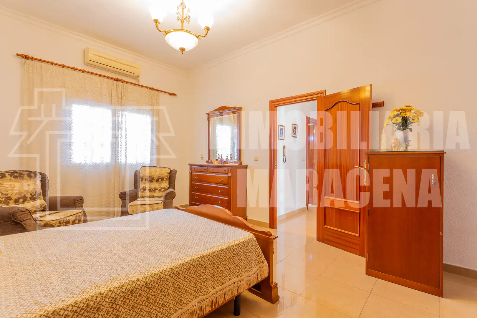 Bedroom of Houses for sale in Granada  with Air Conditioner, Terrace and Oven
