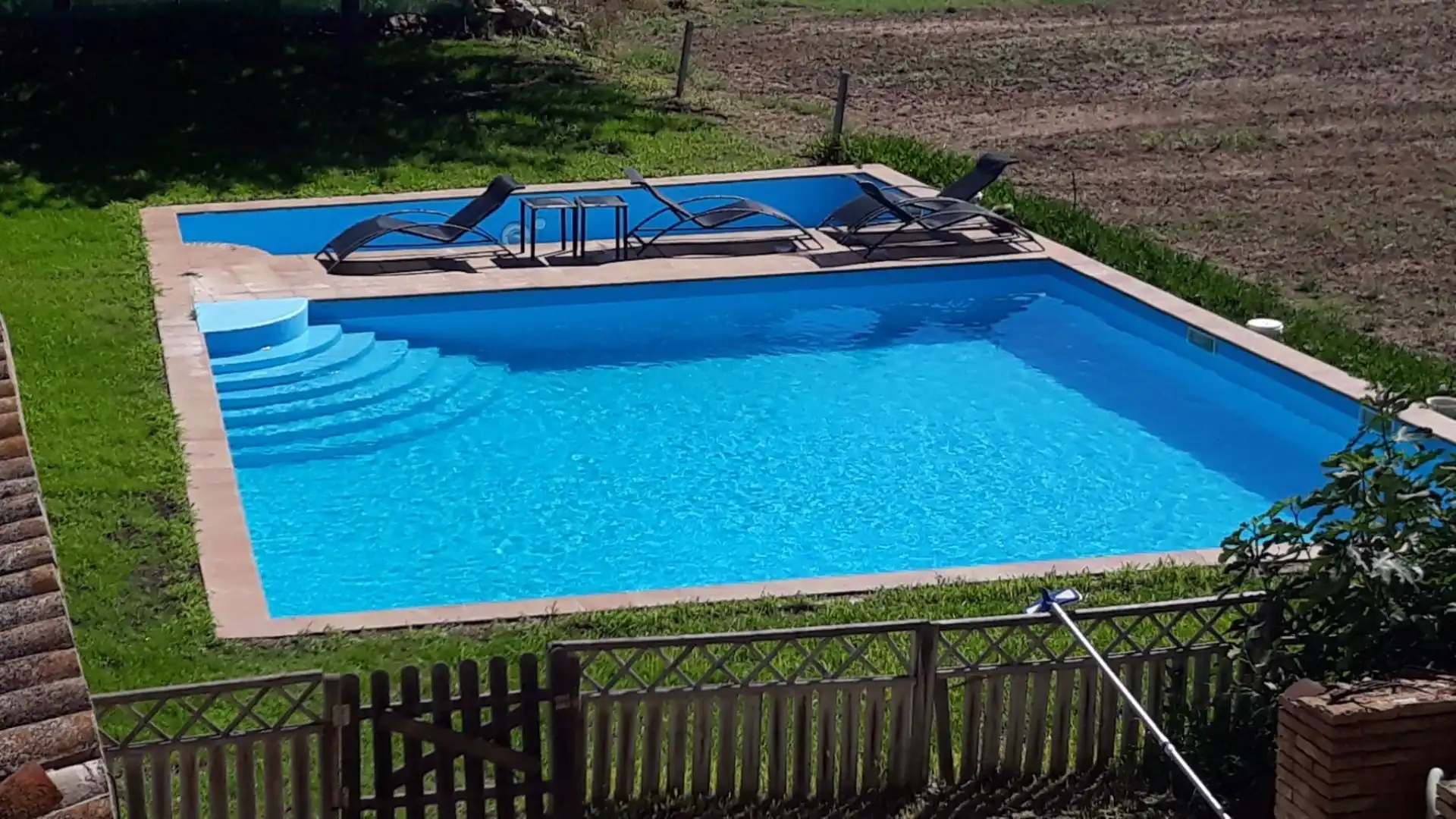 Piscina de Edifici en venda en Benissanet