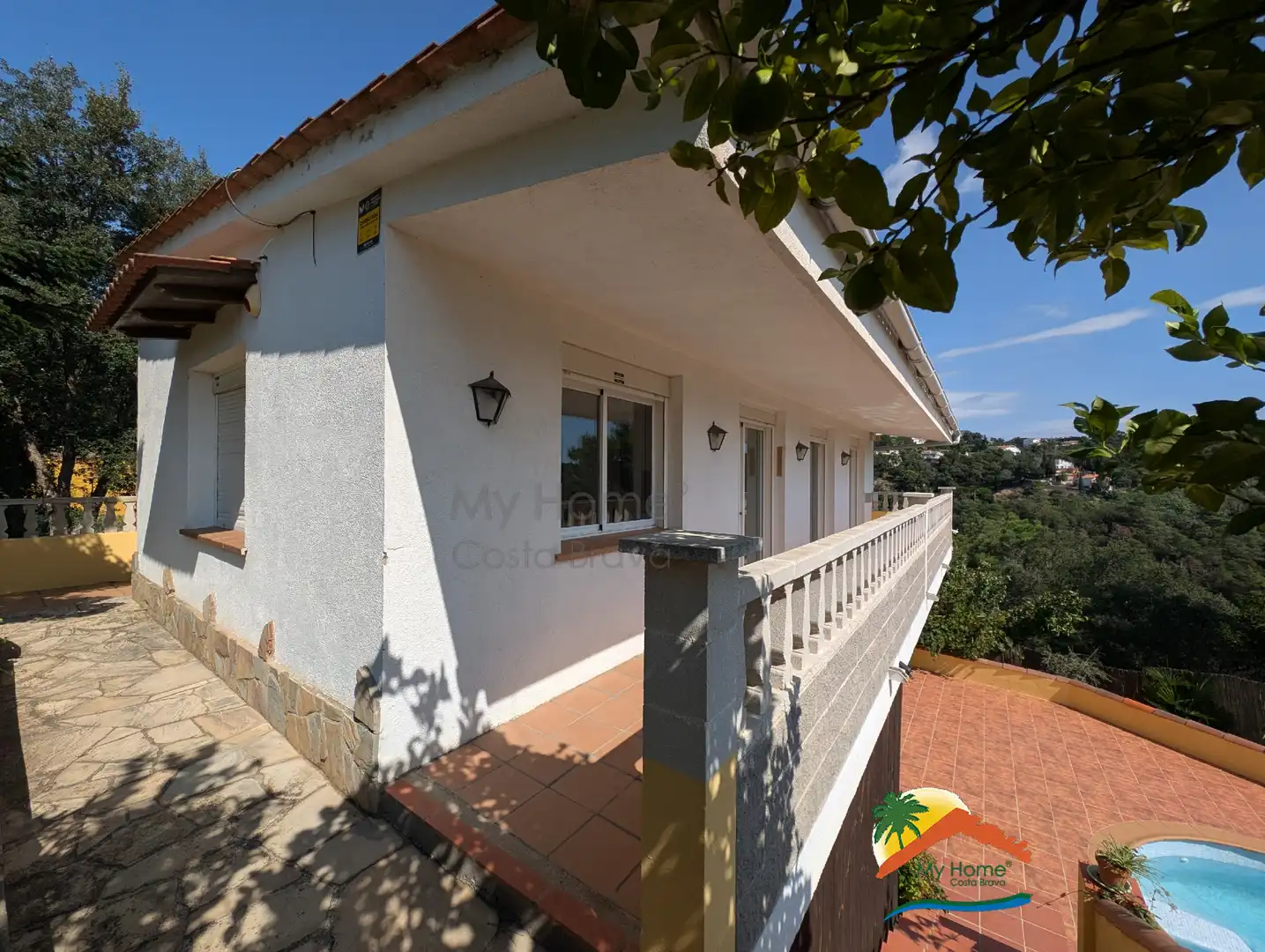 Vista exterior de Casa o xalet en venda en Lloret de Mar amb Aire condicionat, Calefacció i Jardí privat