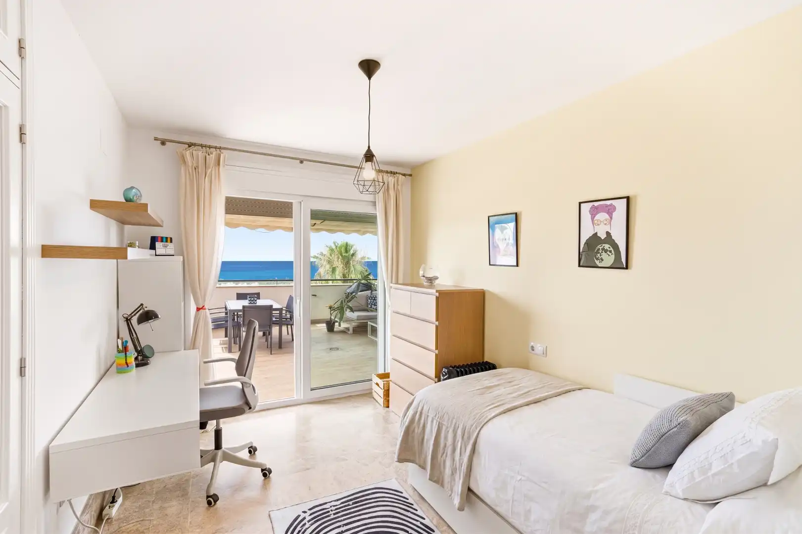 Dormitori de Àtic en venda en Marbella amb Aire condicionat, Terrassa i Piscina