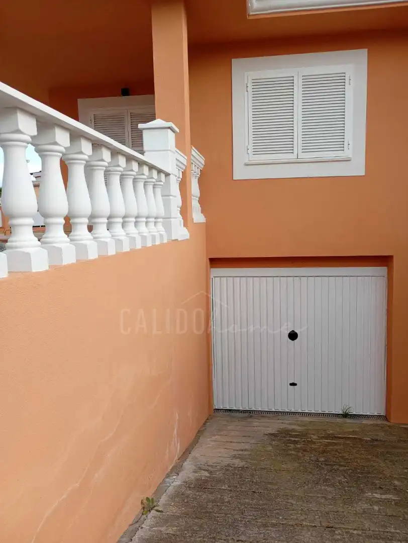 Terrasse von Einfamilien-Reihenhaus zum Verkauf in Marratxí mit Klimaanlage, Heizung und Privatgarten