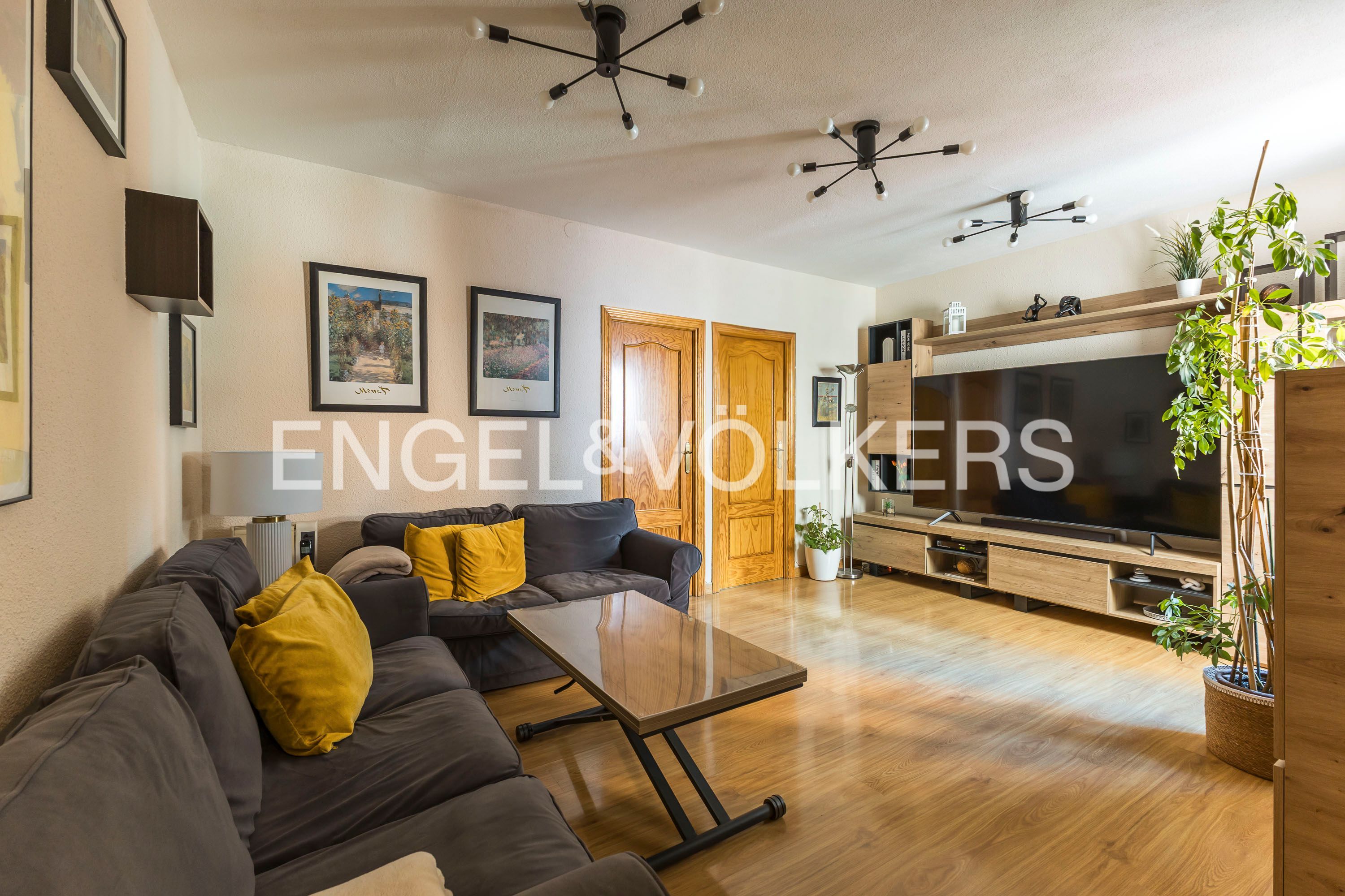 Sala d'estar de Pis en venda en  Madrid Capital amb Aire condicionat i Calefacció