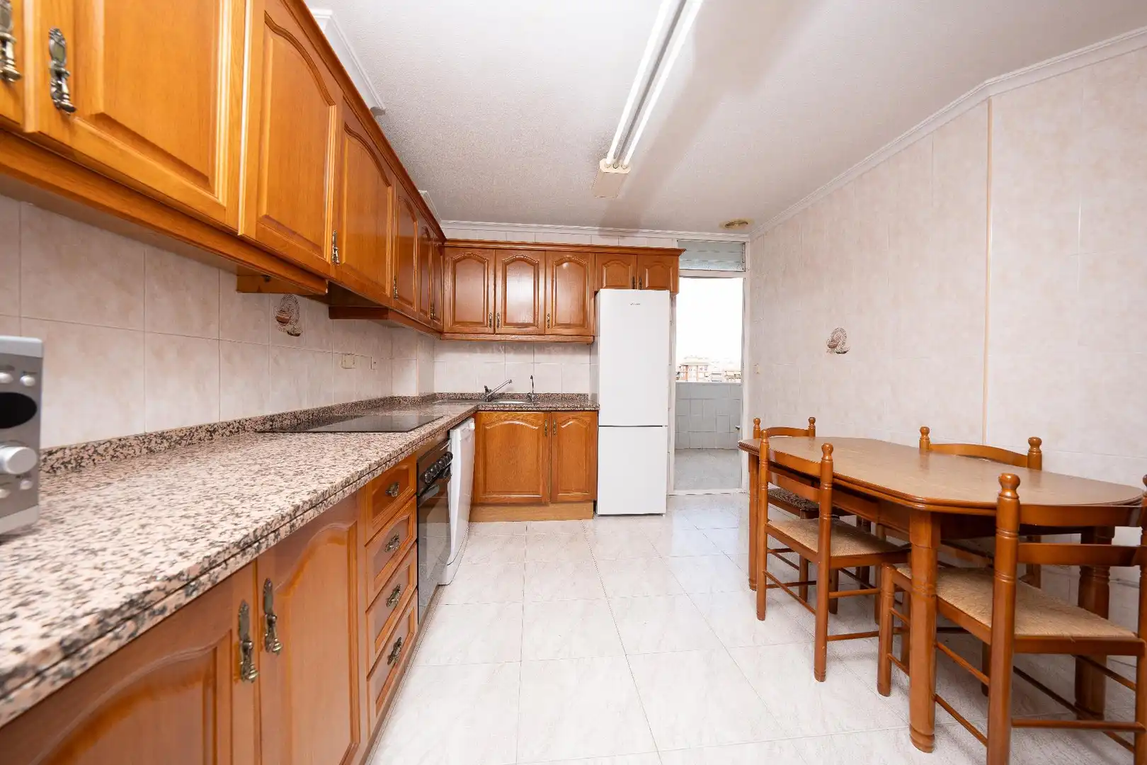 Cocina de Piso en venta en Elche / Elx con Aire acondicionado, Terraza y Balcón